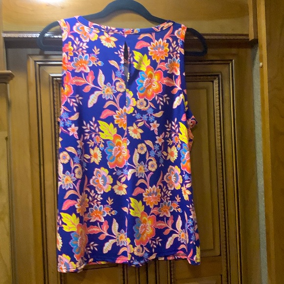 Vince Camuto Floral Sleeveless Top - Multicolor Size Medium - Picture 4 of 5